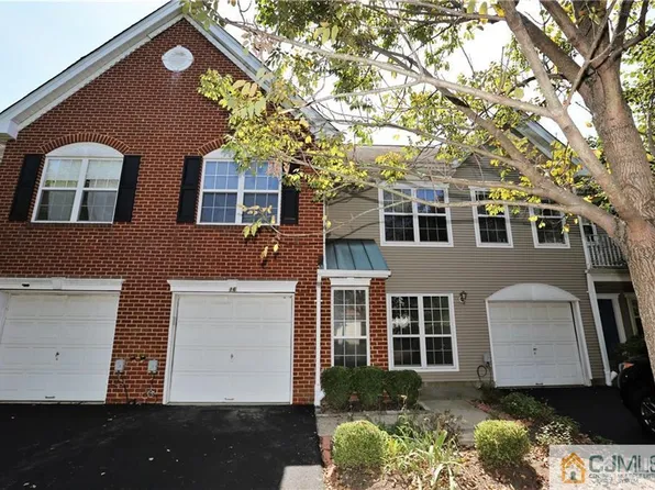 16 Lee Ct #405, Plainsboro, NJ 08536