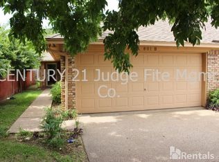 801 Peach St, Arlington, TX 76011