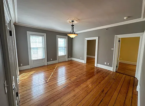 150 Carpenter St #2 Photo 1