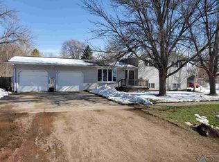 212 E State St, Marion, SD 57043