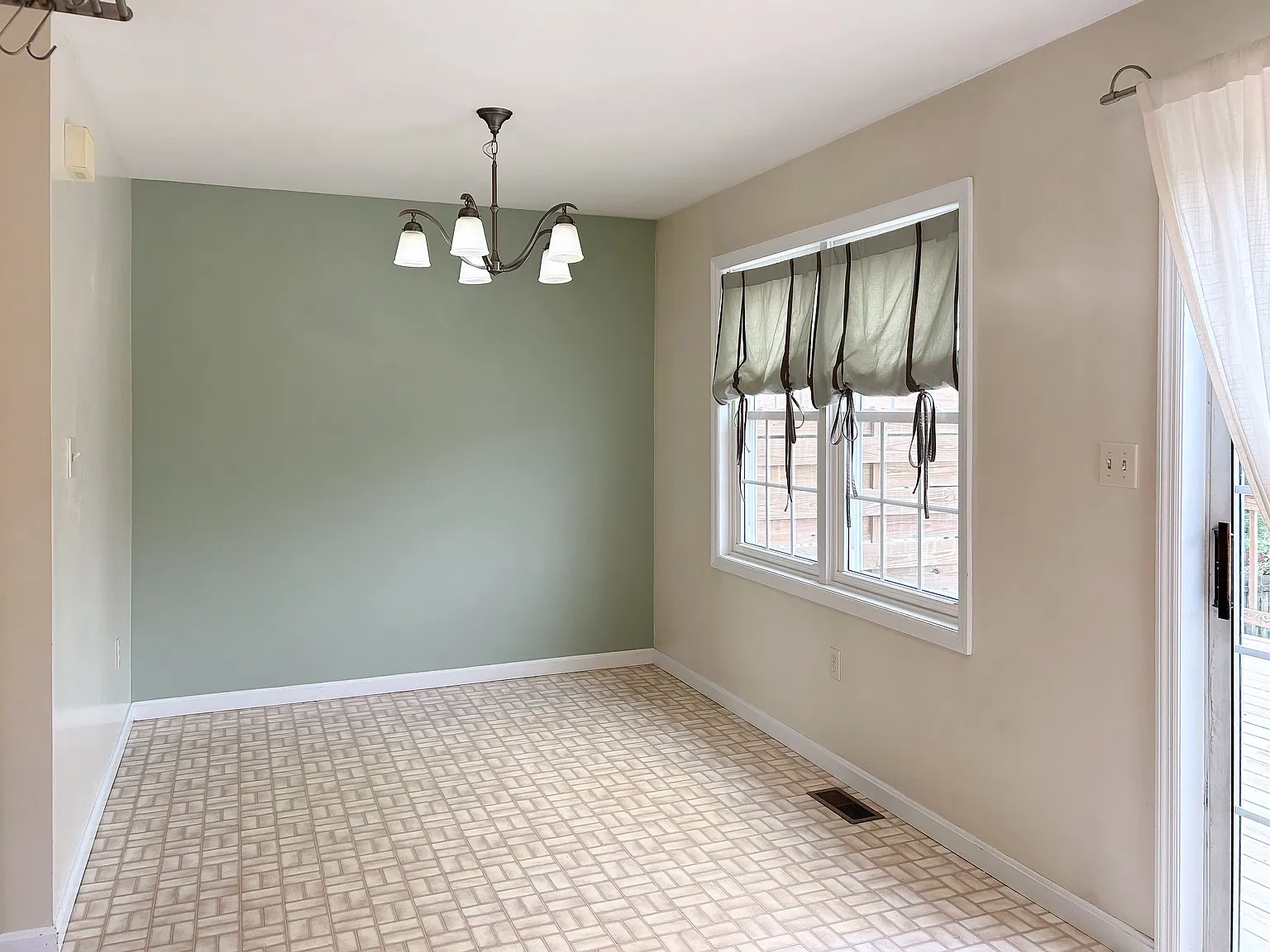 2 bed, 960 sqft, $1,595 — Photo 3