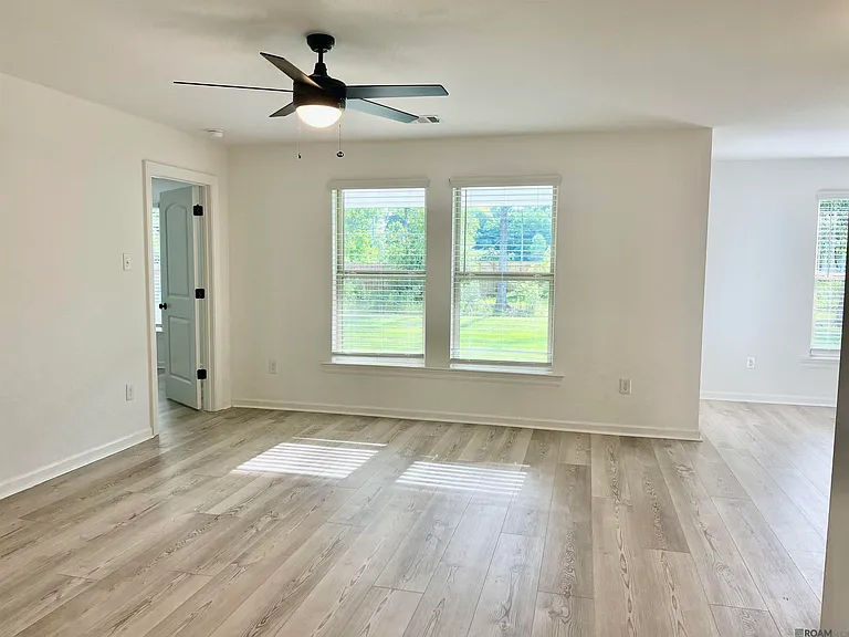 10922 S Lakeside Dr — Photo 4