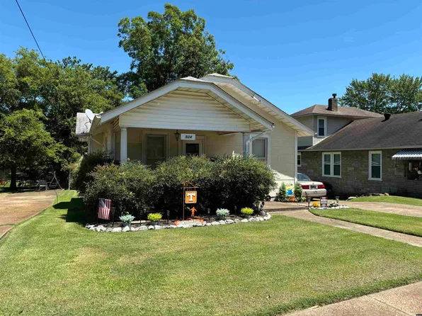 924 S 1st St, Union City, TN 38261