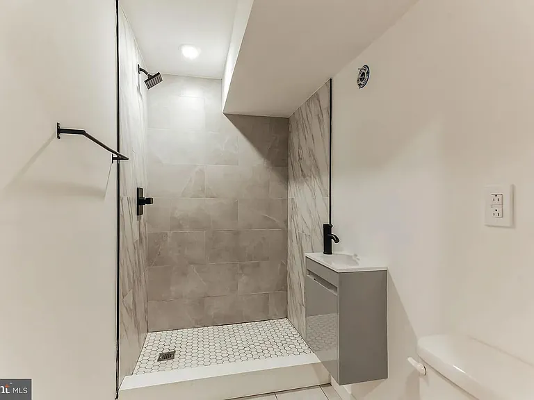 6116 E Wister St #A — Photo 8