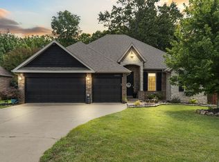 5620 S Winsor Dr, Battlefield, MO 65619