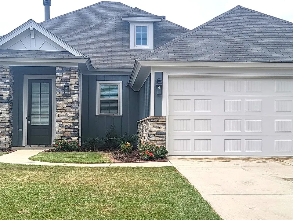 844 Hedgefield Way