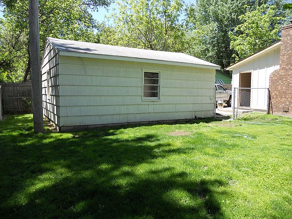 5th image of 4701 Melody Ln