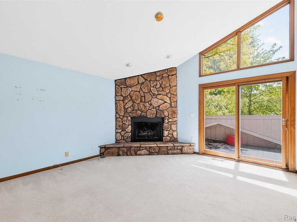 8027 Berkshire Dr, photo 25