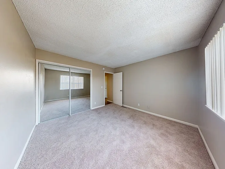 Hidden Glen Apartments — Photo 25