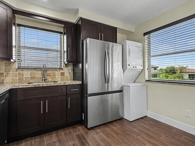 1250 SW 113th Ter #204 — Photo 18