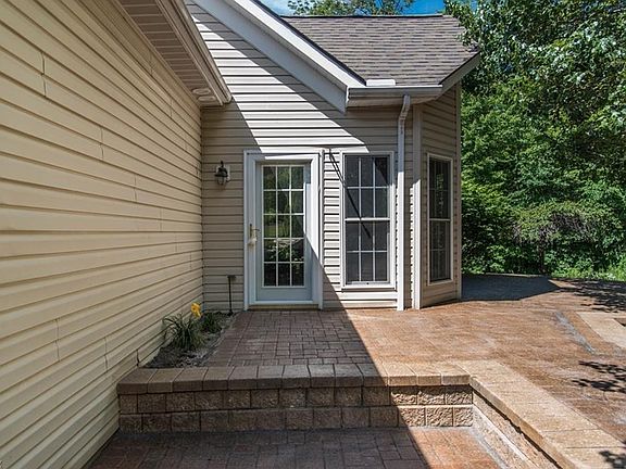 3rd image of 7765 Keystone Dr
