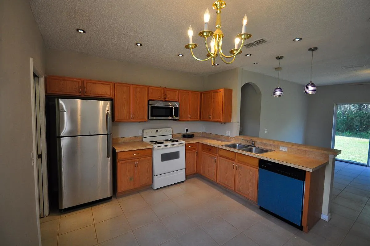 3 bed, 1467 sqft, $1,650 — Photo 2