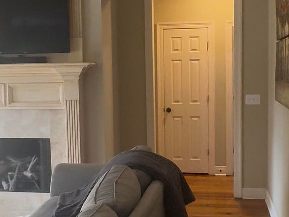 5th image of 620 Turnberry Ln