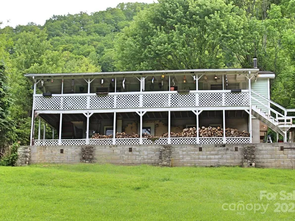 75 Unity Dr, Waynesville, NC 28786