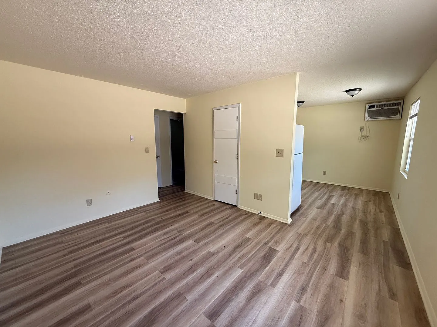 2824 E Memorial Dr — Photo 2