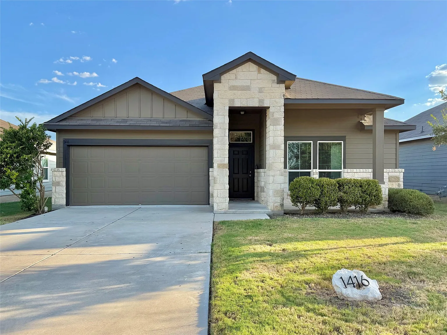 3 bed, 2.0 bath, 1550 sqft, $1,995 — Photo 1