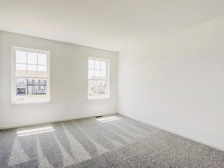 232 Highland Ct — Photo 2