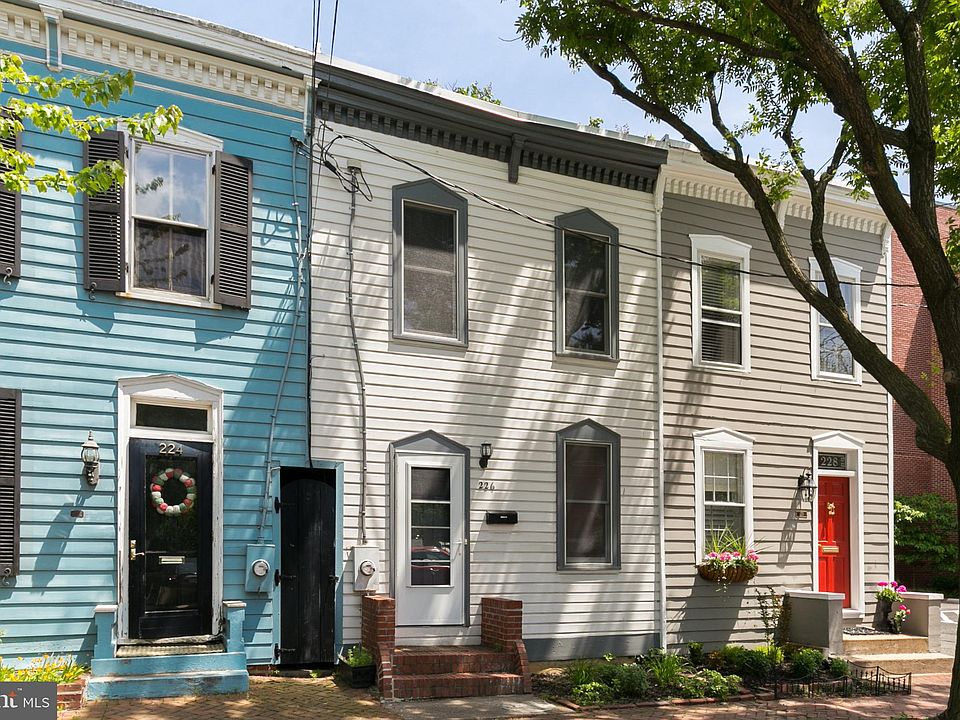 1st image of 226 S West St