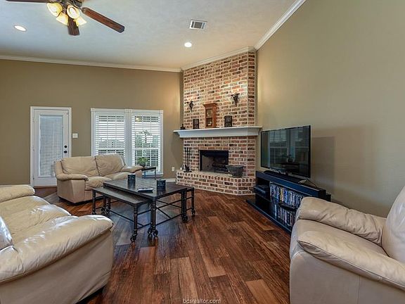 3rd image of 1109 Beckley Ct