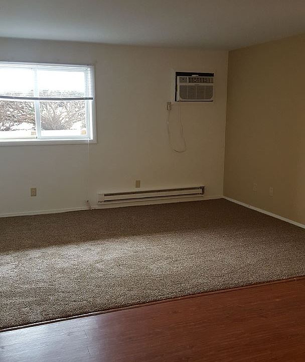 1st image of 2151 Meadow Ln APT 1