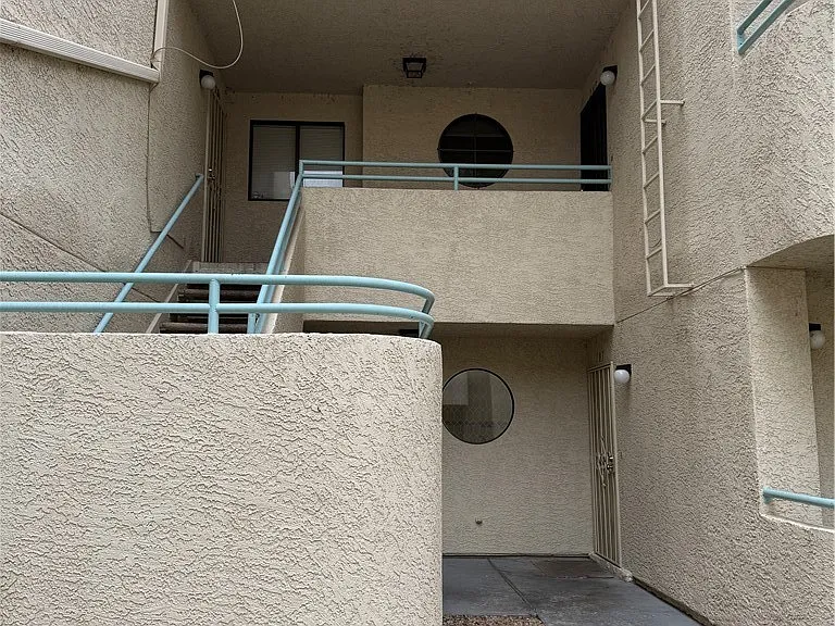 930 N Sloan Ln #203 — Photo 1