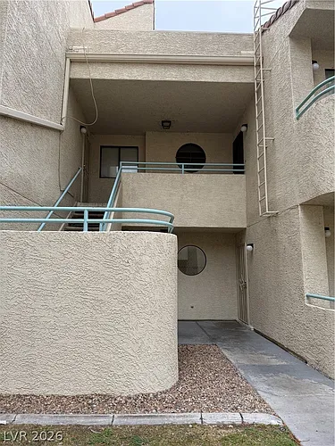 930 N Sloan Ln Photo 1