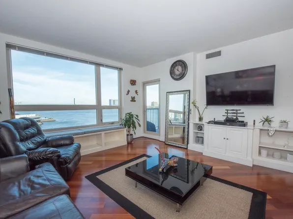 717 S Columbus Blvd, Philadelphia, PA 19147