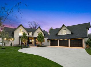 3752 Woodland Cove Pkwy, Excelsior, MN 55331
