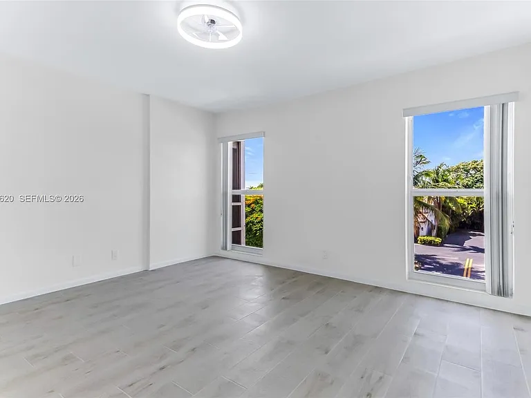 331 SW 8th St #3F — Photo 13