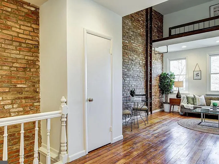 1003 I St SE — Photo 12