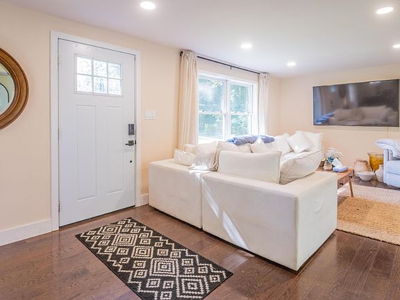 2nd image of 18544 Brooke Rd