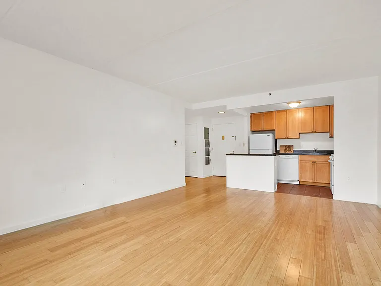 837 Washington Ave #4B — Photo 1