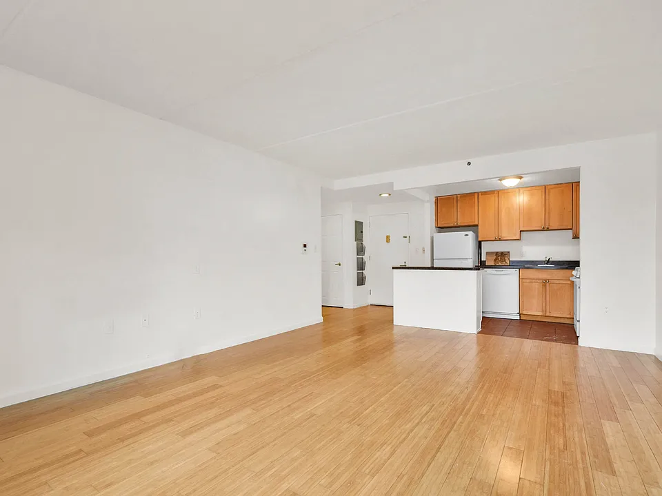 837 Washington Ave #4B