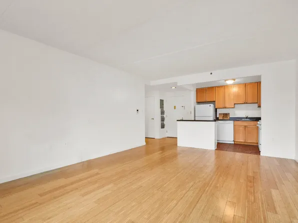 837 Washington Avenue image 1 of 12
