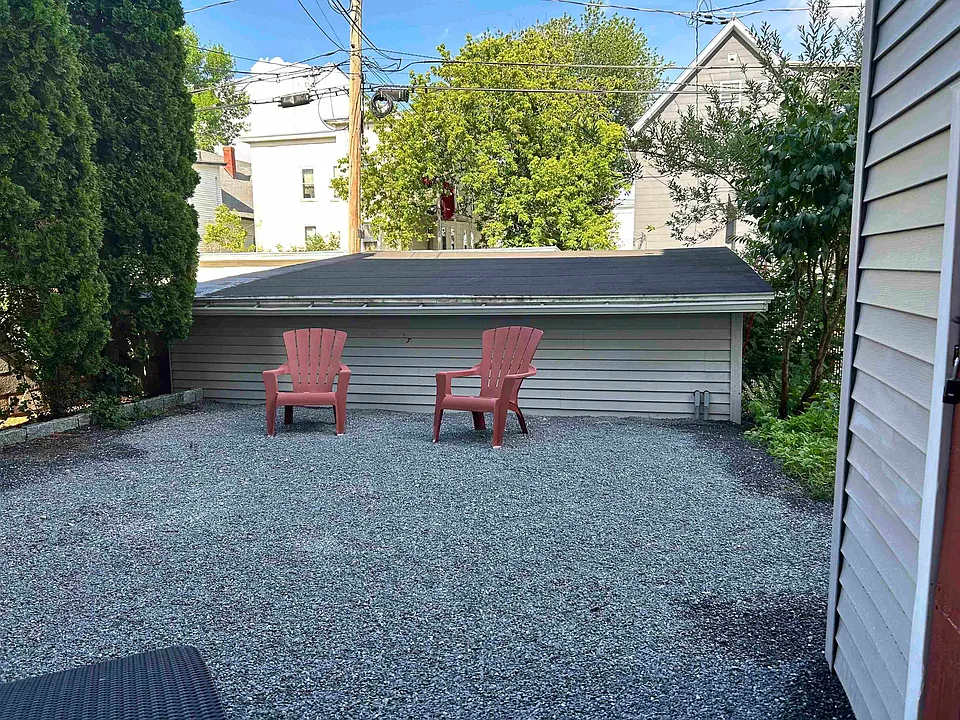 201 Cartier St #2
