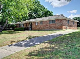 1236 Brookside Dr, Hurst, TX 76053