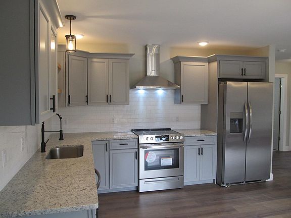 2nd image of 506 Grubert Ave