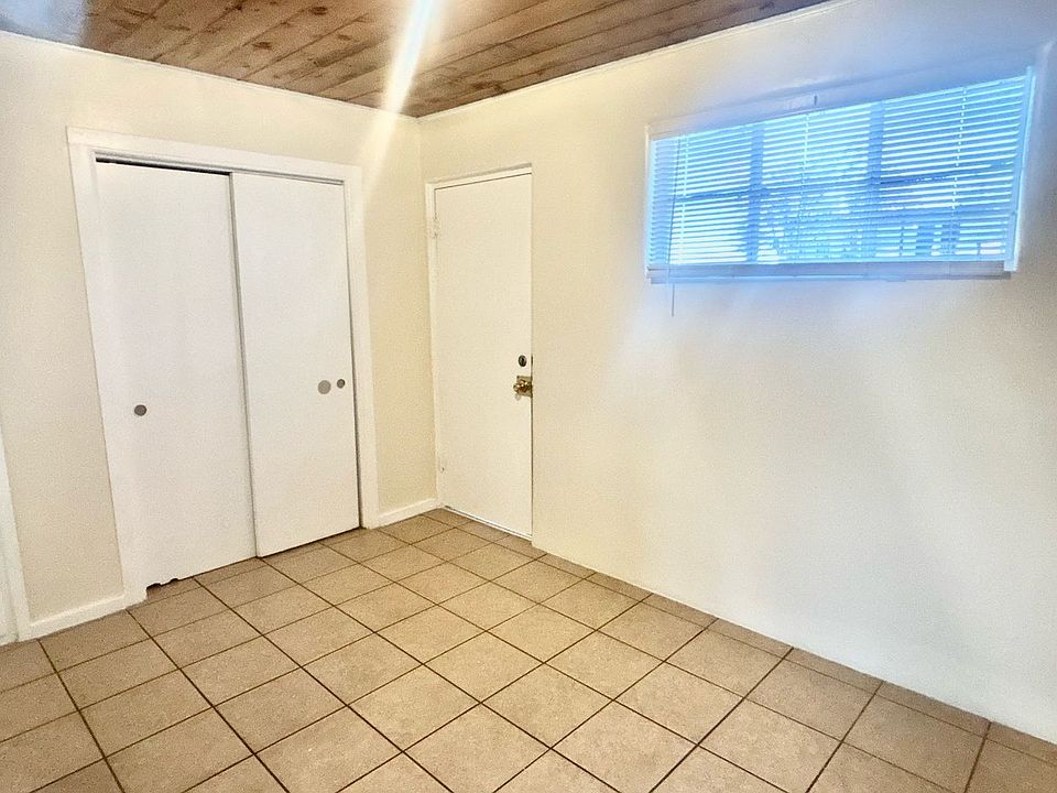 1st image of 1024 Alvarado Dr SE #11