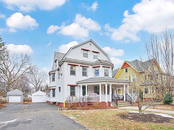 2nd image of 264 Sumner Ave