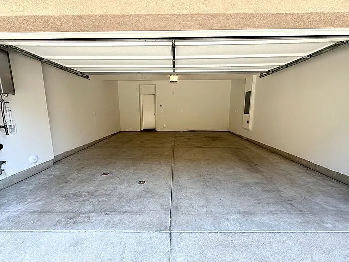 12165 Chorus Dr — Photo 32