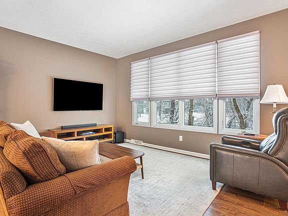 5th image of 1685 Oakleigh Woods Dr NW