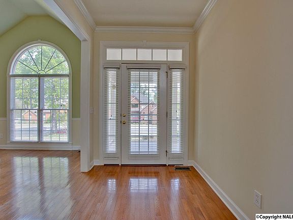 4th image of 104 Villa Dr
