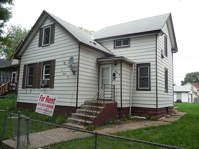 689 Van Buren