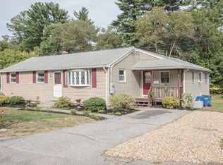 1 Reagan Rd, Tewksbury, MA 01876