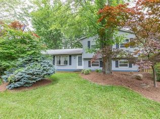 6321 Meadowbrook Dr, Mentor, OH 44060