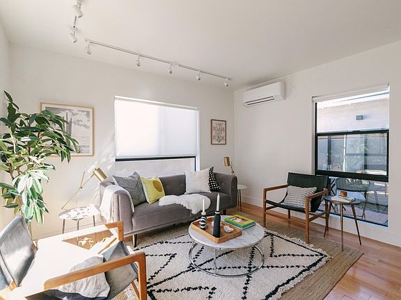 2nd image of 517 N Heliotrope Dr #517.25