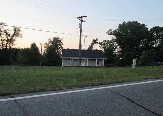 2nd image of 2988 Icard Rhodhiss Rd