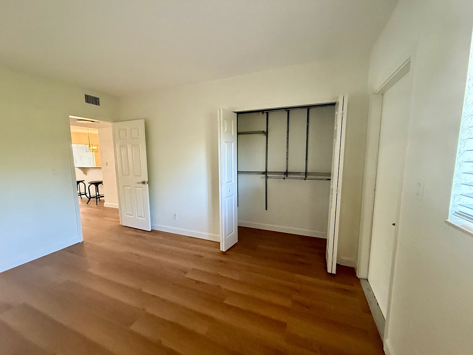 2 bed, 908 sqft, $2,100 — Photo 4