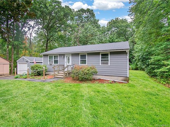 4th image of 8 Deepwood Dr
