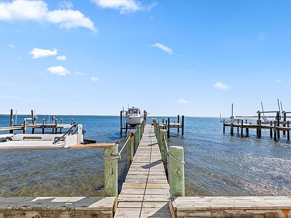 4th image of 37526 Bayside Dr